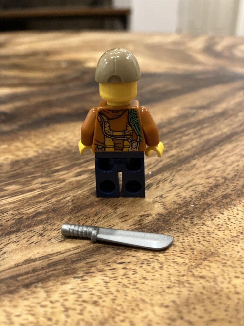Lego Minifigure ( Authentic ) - Picture 3 of 3